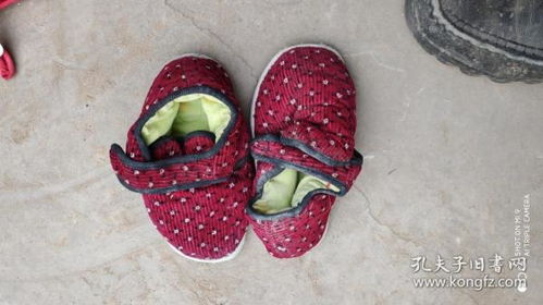 鞋帽類 舊童鞋棉鞋1雙紅色條燈芯絨面網(wǎng)格碎花圖案千層手納底手工制作